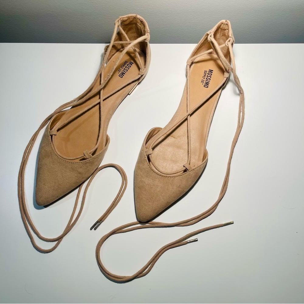 Mossimo Tan Suede Flats Pointed Toe Lace Up shoes Women’s size 8
